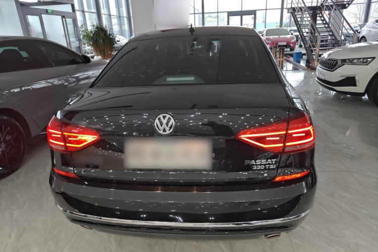 Used Volkswagen Passat 2017 330TSI DSG Luxury Edition
