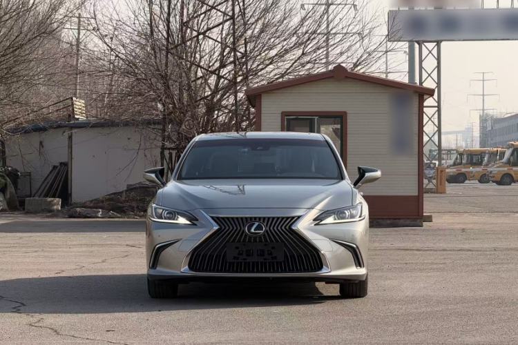 Used Lexus ES 2020 200 Excellence Edition
