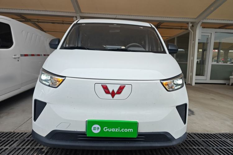 Used Wuling Yangguang 2024 300KM Comfort Version Passenger Van 75kW
