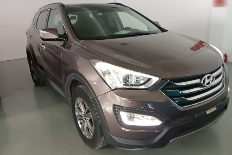 Used Hyundai Santa Fe 2013 2.4L Automatic Two-Wheel Drive Smart Version