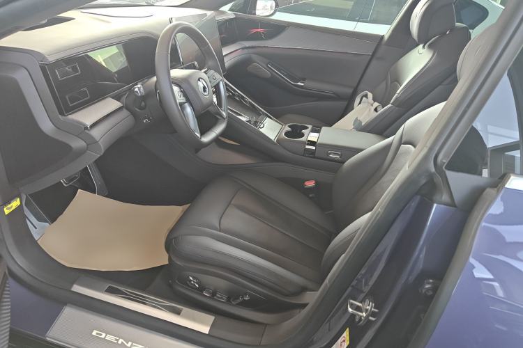 Used Denza Z9 2024 1100 km Four-Wheel Drive Max Version