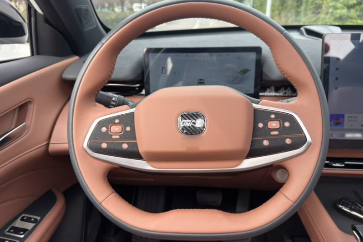 Used Changan UNI-Z New Energy 2024 Blue Whale Smart Electric iDD 125km Excellence Model
