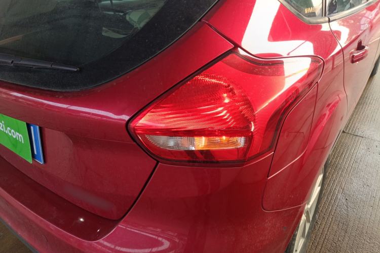 Used Ford Focus 2015 Hatchback 1.6L Automatic Fashion Edition
