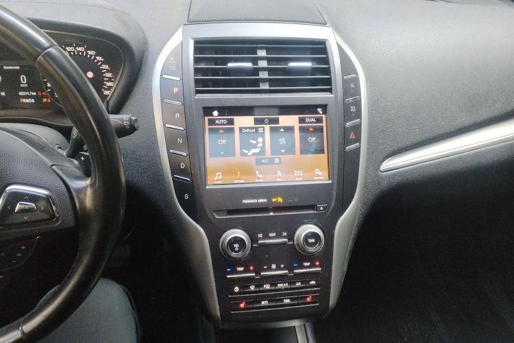 Used Lincoln MKC 2017 2.0T Two-Wheel Drive Deluxe Edition
