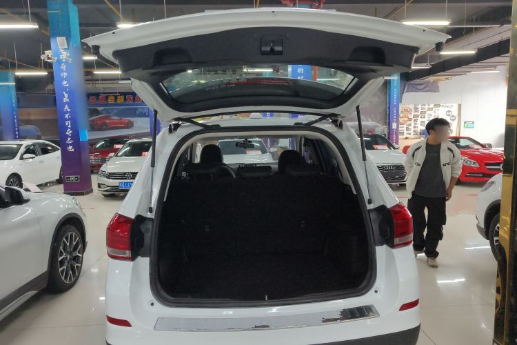 Used Haval H6 2021 Sport Edition 1.5T Automatic Elite Smart Connectivity Model with Hexagonal Grille
