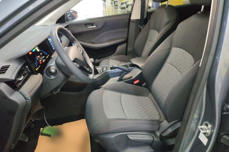 Used Roewe i5 2023 1.5L Manual Comfort Edition