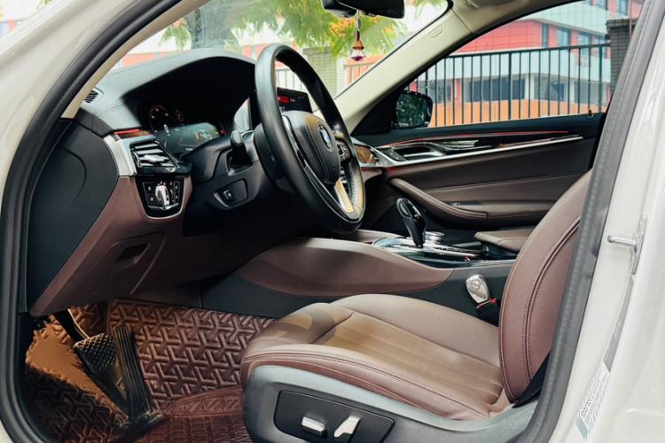 Used BMW 5 Series 2019 525Li Luxury Package