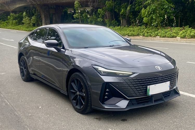 Used Changan UNI-V iDD 2023 ZhiDian iDD 1.5T 113km Smart & Fun Version