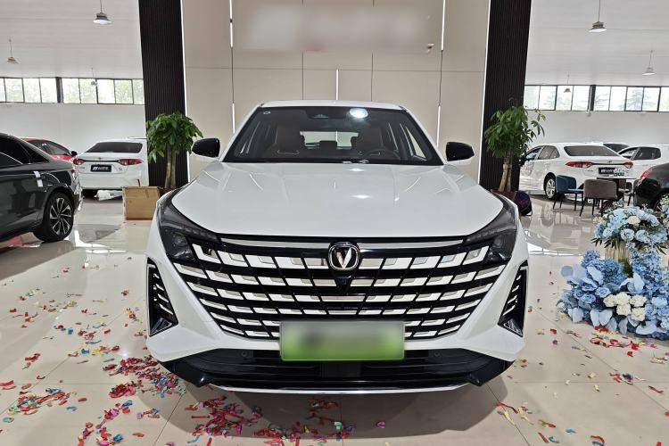 Used Changan UNI-Z New Energy 2024 Blue Whale Smart Electric iDD 125km Excellence Model
