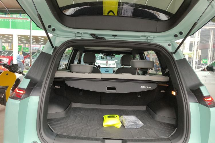 Used AION Y 2023 Plus 510 Smart Edition