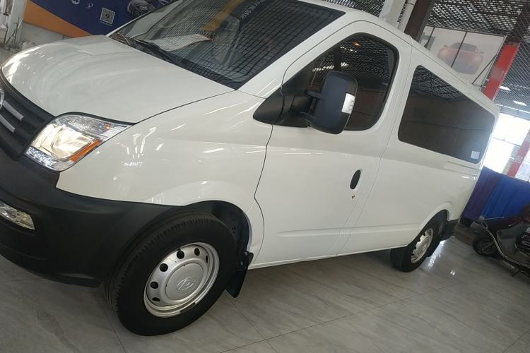 Used SAIC MAXUS Xintu V80 2019 2.5T Classic Model 6-Speed Manual – Aoyuntong Modified Version Short Wheelbase Ultra-Low Roof 5/6 Seats
