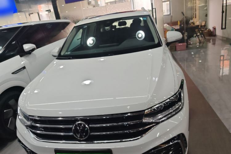 Used Volkswagen Tiguan L 2023 Facelifted 380TSI Automatic All-Wheel Drive R-Line Plus Version 7-Seater
