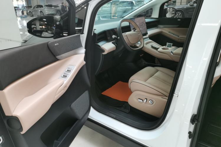 Used XPeng X9 2024 640 All-Wheel Drive High-Performance Max
