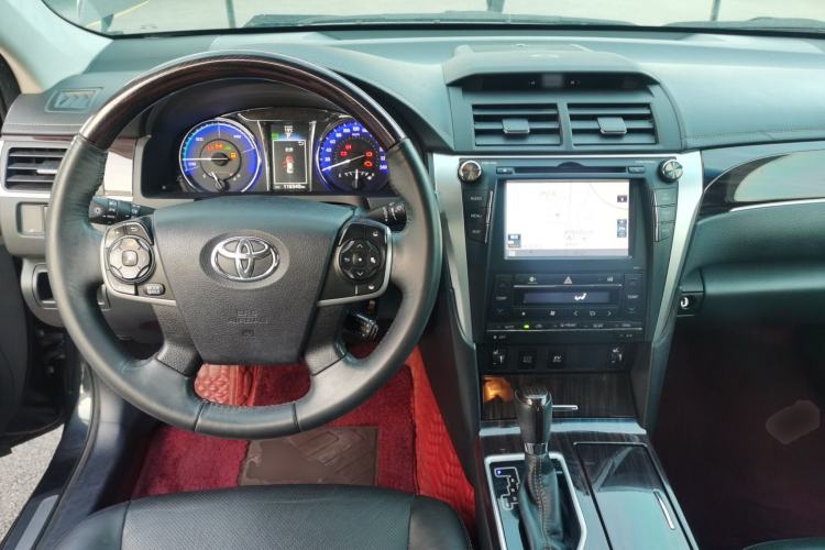 Used Toyota Camry 2016 Dual-Engine 2.5 HG 10th Anniversary Deluxe Navigation Edition
