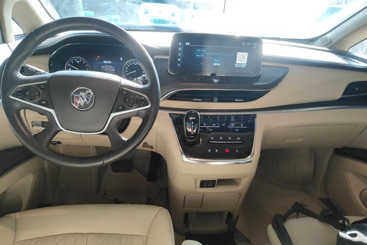 Used Buick GL8 2023 Facelifted Land Cruiser Executive Luxury Version
