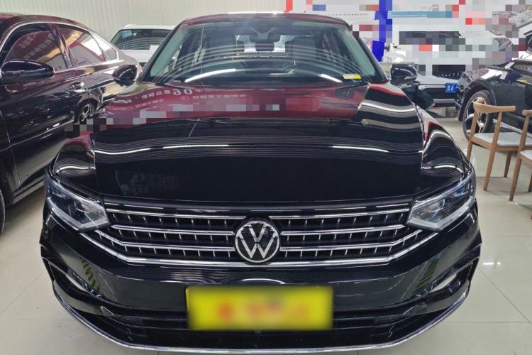 Used Volkswagen Magotan 2024 2 Million Units Zhongxiang Version 330TSI DSG Luxury Edition
