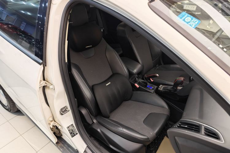 Used Ford Focus 2015 Hatchback 1.6L Automatic Fashion Edition