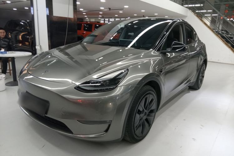 Used Tesla Model Y 2024 Long-Range All-Wheel-Drive Version
