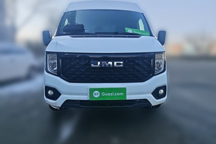 Used JMC Fushun 2023 2.0T Manual Short-Wheelbase Mid-Roof Commercial Van Transporter 2/3 Seats
