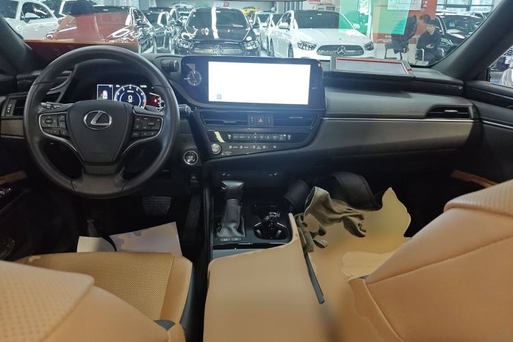 Used Lexus ES 2023 200 Excellence Edition

