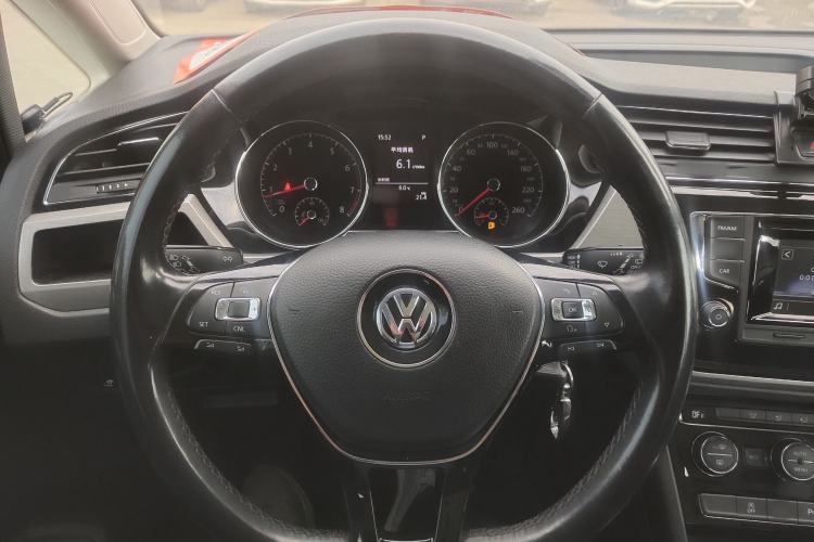 Used Volkswagen Touran 2016 Volkswagen Touran L 280TSI DSG Comfort Edition
