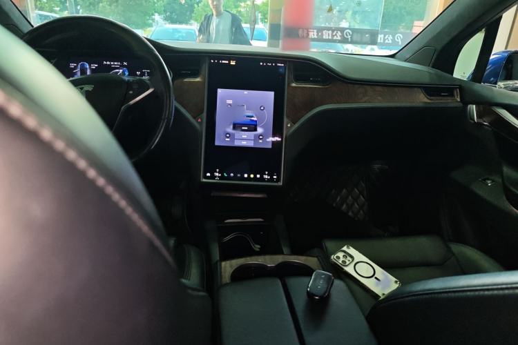 Used Tesla Model X 2019 Long-Range Version
