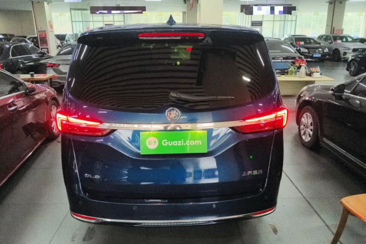 Used Buick GL8 2023 Facelifted Land Cruiser Executive Luxury Version
