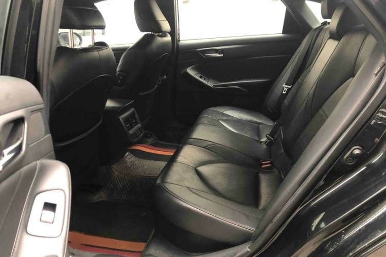 Used Toyota Avalon 2019 Dual-Engine 2.5L Luxury Edition China VI Standard