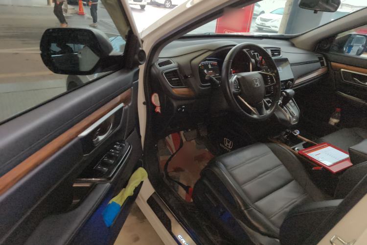 Used Honda CR-V 2017 240TURBO CVT Front-Wheel Drive Fashion Edition