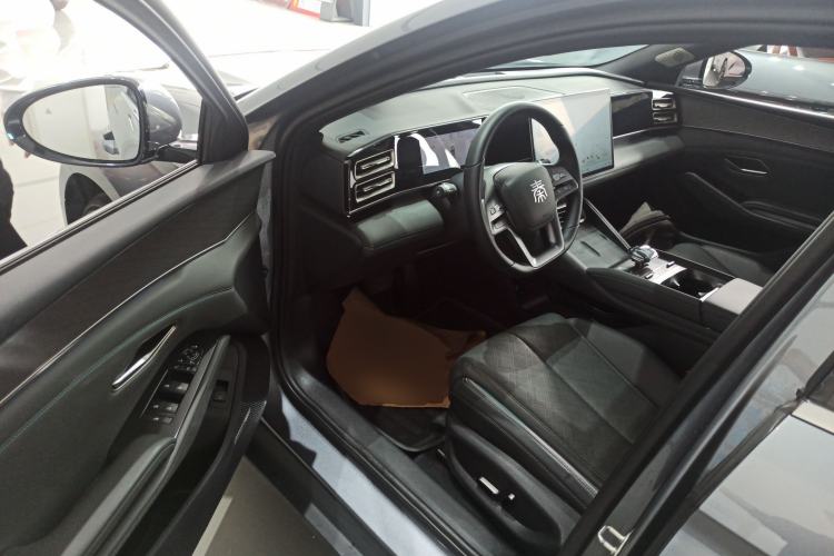 Used BYD Qin L 2025 DM-i Smart Drive 120KM Excellence Model
