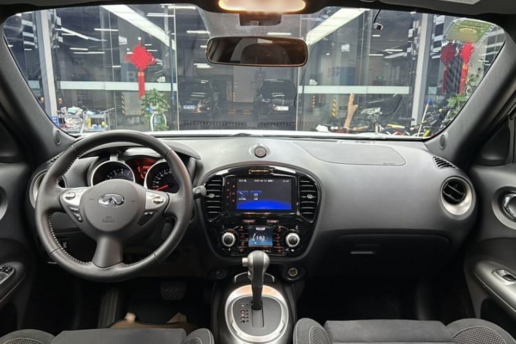 Used Infiniti ESQ 2014 1.6L Spontaneous Edition
