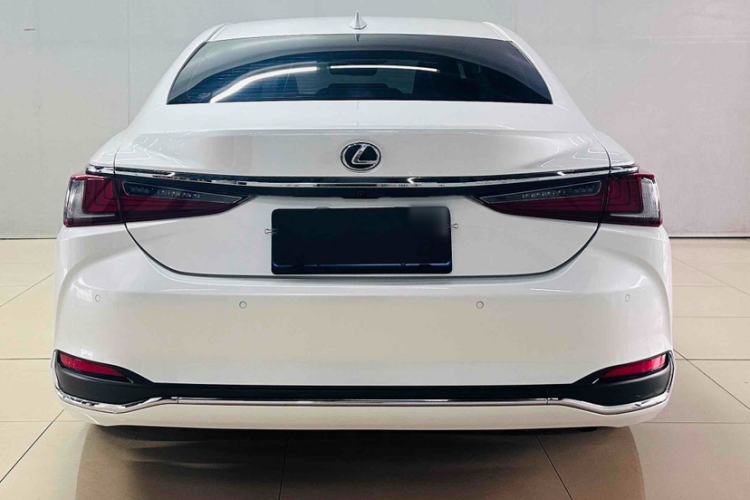 Used Lexus ES 2020 200 Excellence Edition

