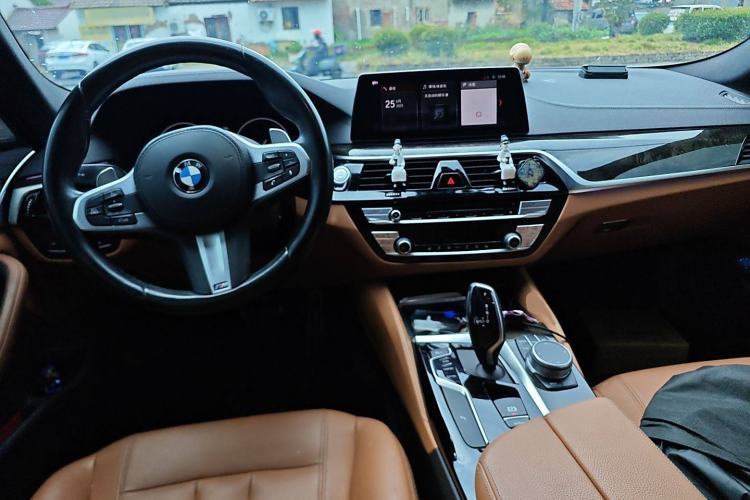 Used BMW 5 Series 2019 Facelifted 530Li Leading Edition M Sport Package