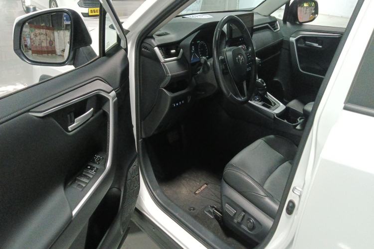 Used Toyota Wildlander 2023 2.0L CVT Four-Wheel Drive Luxury PLUS Edition
