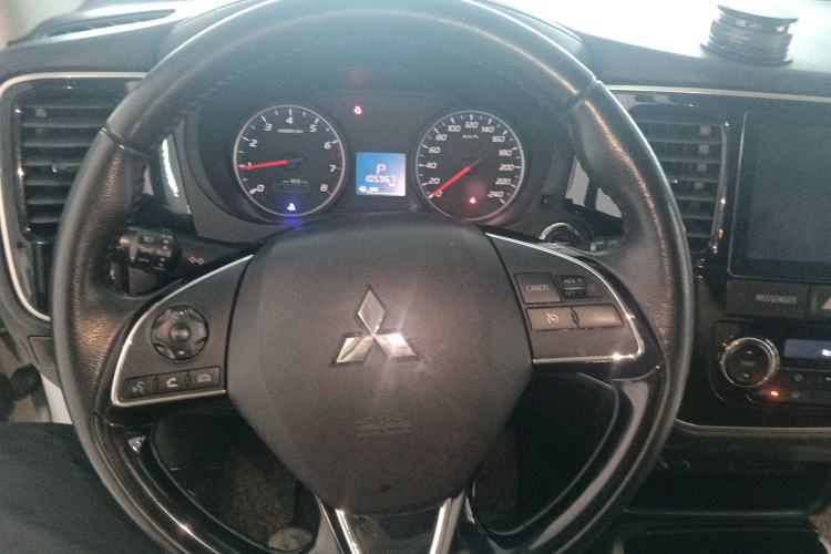 Used Mitsubishi Outlander 2018 2.0L Two-Wheel Drive Glory Edition 5 Seats
