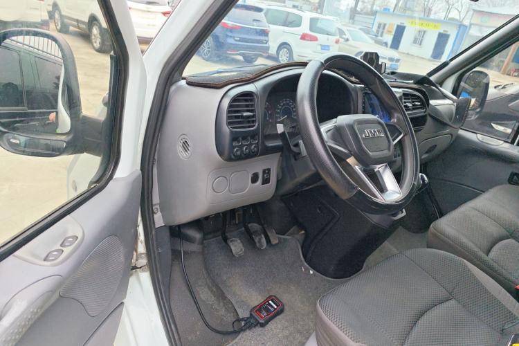 Used JMC Transit 2019 2.8T Commercial Version Short Wheelbase Mid-Roof 6-Seater China VI JX493