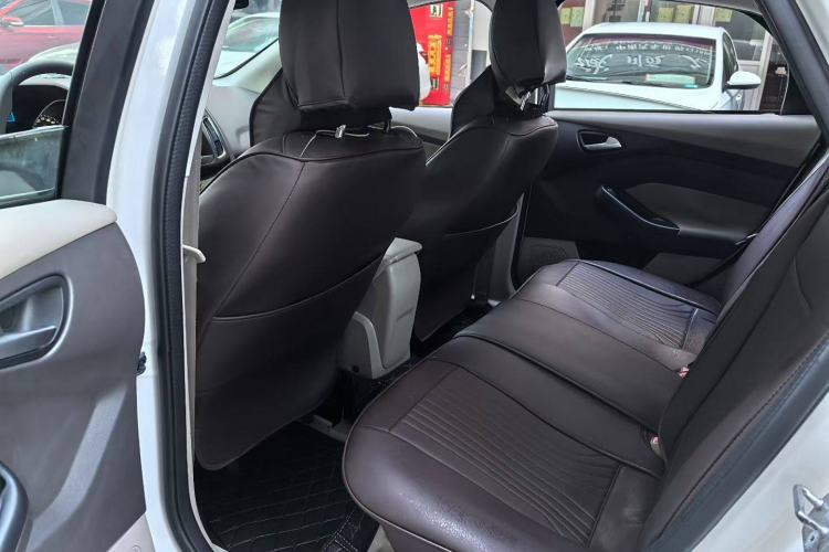 Used Ford Focus 2012 Sedan 1.6L Automatic Comfort Model
