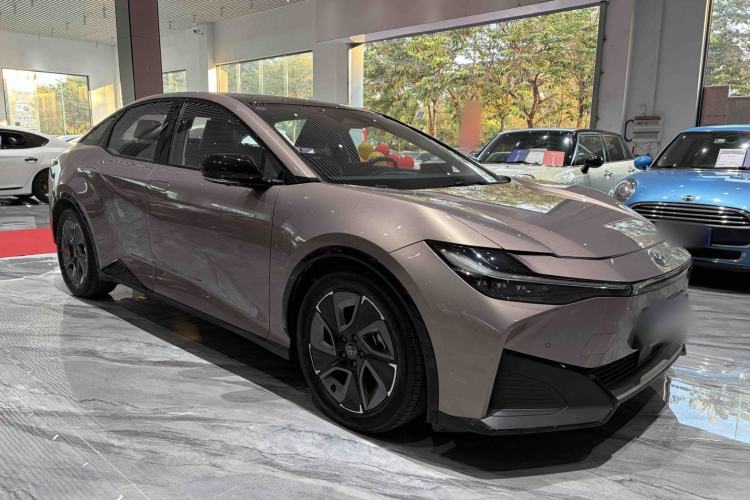 Used Toyota bZ3 2023 616 km Long-Range PRO
