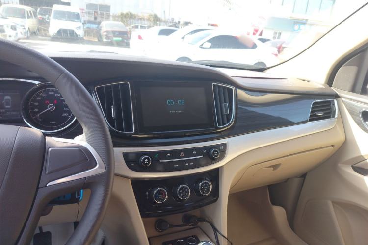 Used Baojun 730 2016 1.5L Manual Comfort Version 7 Seats China V Emission Standard