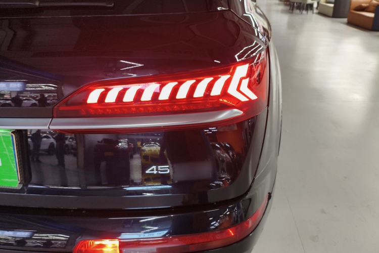 Used Audi Q7 2021 45 TFSI quattro S line Sport model
