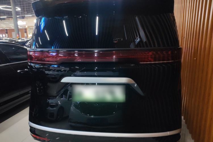 Used Denza D9 2022 DM-i 970 Four-Wheel Drive Prestige Model
