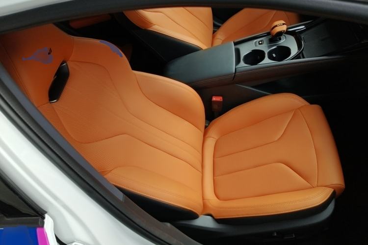 Used Changan UNI-V 2025 Model Third-Generation 2.0T Dynamic Edition
