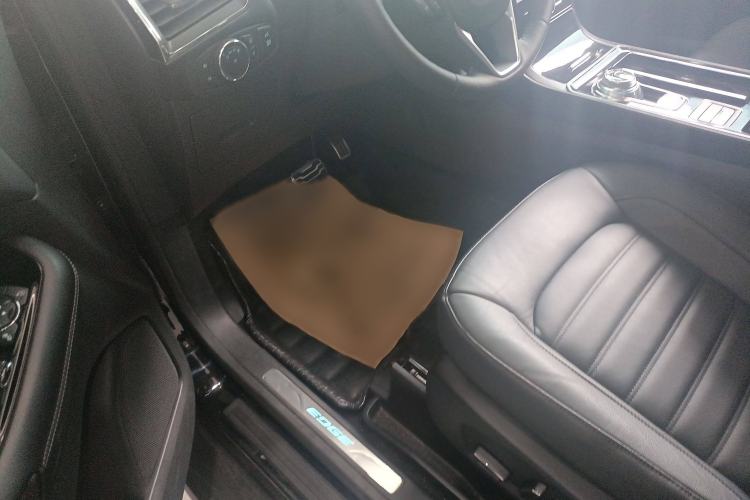 Used Ford Edge 2020 EcoBoost 245 Two-Wheel Drive Titanium 7-Seater
