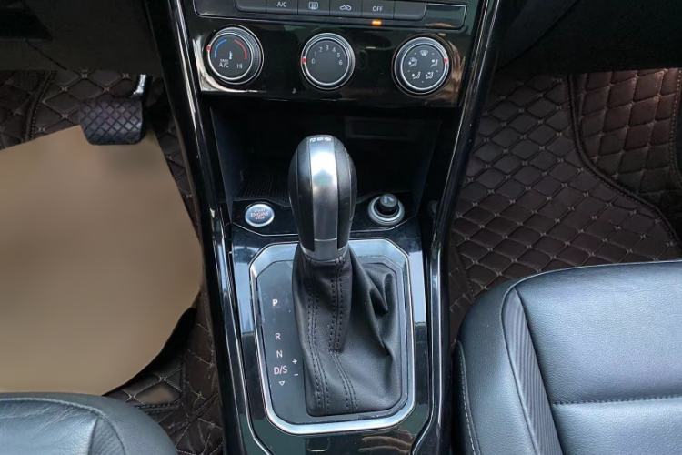 Used Volkswagen T-ROC 2020 280TSI DSG Two-Wheel Drive Comfort Version