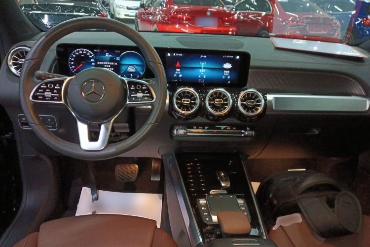 Used Mercedes-Benz GLB 2022 Updated GLB 200 Fashion Edition
