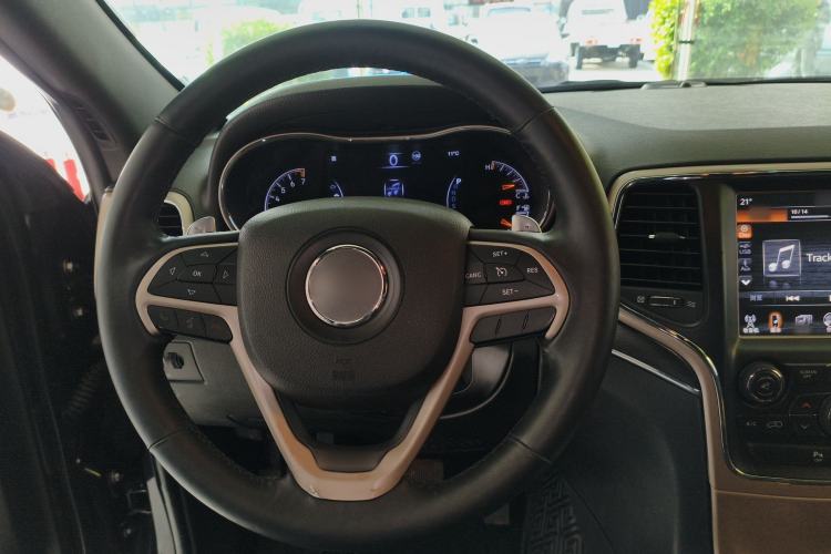 Used  Grand Cherokee (Import) 2014 3.0L Comfort Navigation Edition
