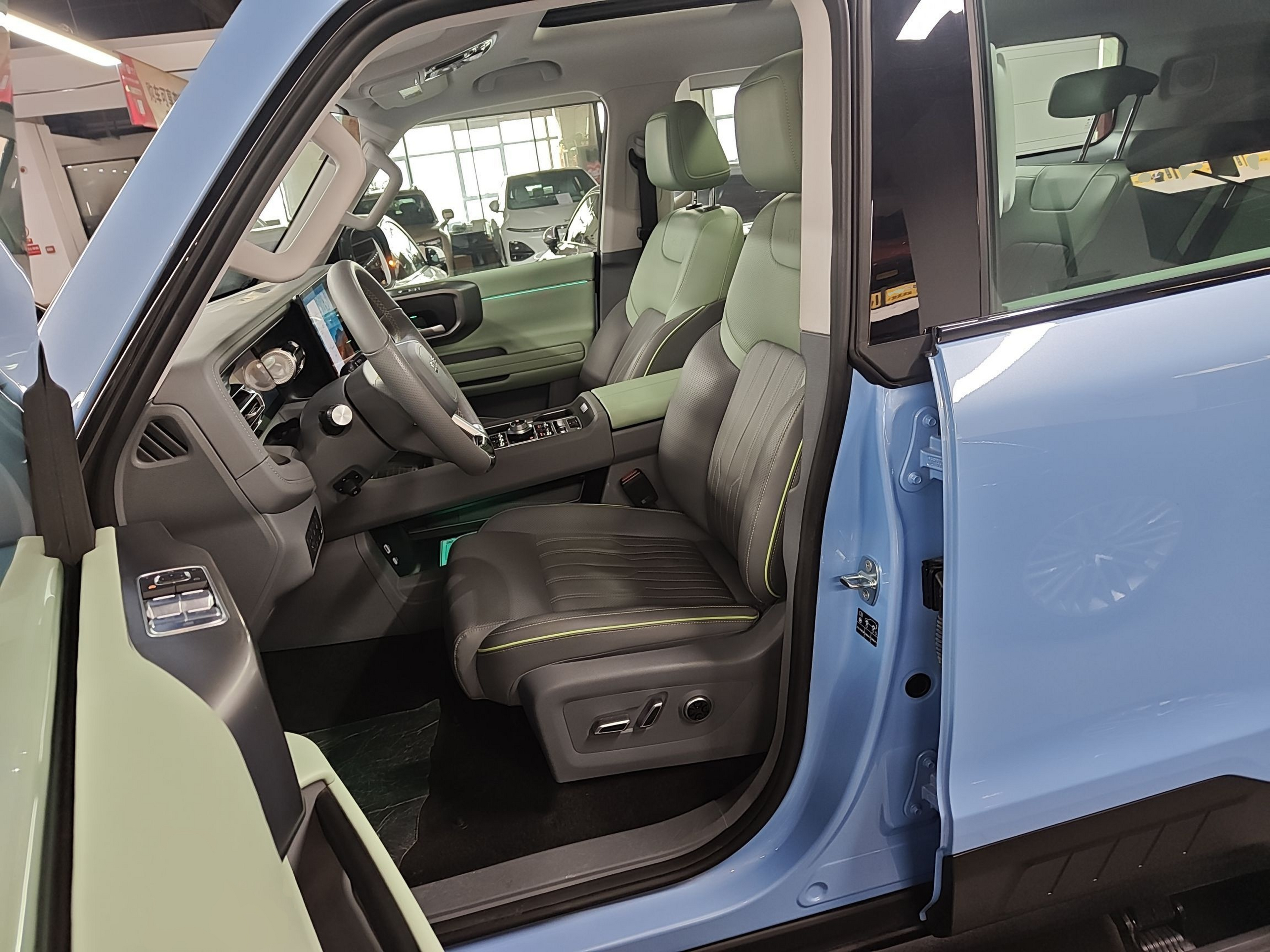 Переднее сиденье в автомобиле