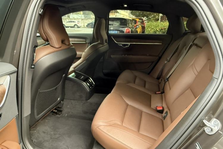 Used Volvo S90 2025 B5 Zhiyuan Luxury Edition
