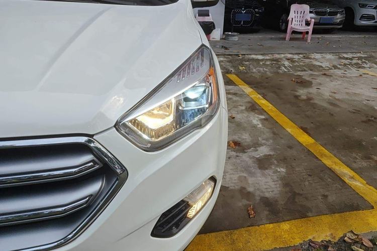 Used Ford Kuga 2017 EcoBoost 180 Two-Wheel-Drive Platinum Edition
