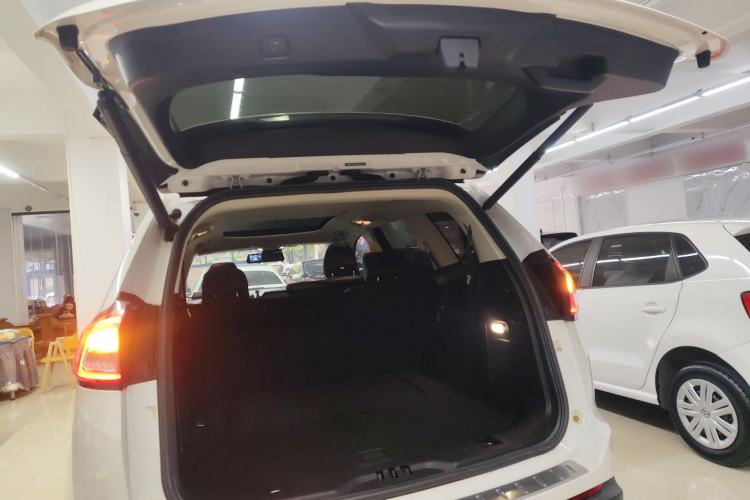 Used Ford Edge 2016 EcoBoost 245 Two-Wheel-Drive Titanium 7-Seater
